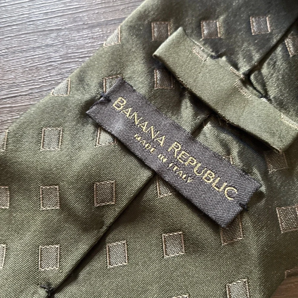 Banana Republic elevate your